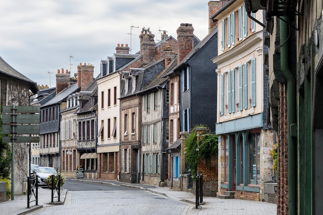 Free stock photo of charming houses, street, village atmosphere